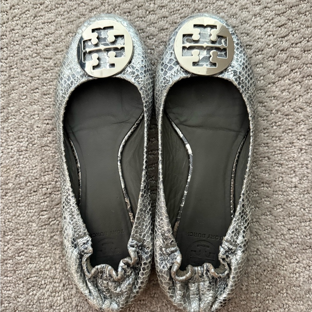 Tory Burch Metallic Silver Loafers